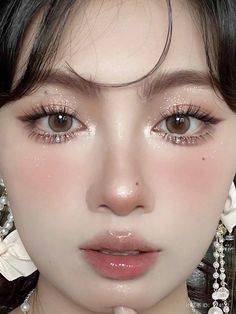 Douyin Makeup Round Eyes, Siren Eyes Makeup Round Eyes, Siren Eyes For Round Eyes, Roundish Almond Eyes Makeup, Natural Eye Makeup Douyin, Monolid Eye Makeup, Monolid Eyes, Cute Eye Makeup, Makeup Face Charts