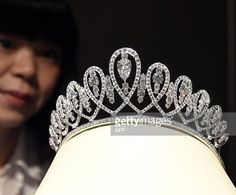 Pageant Crowns, Tiaras Jewellery, Royal Crowns, Royal Tiaras, Tiara Hairstyles, Headpiece Jewelry, Fantasy Gowns, Royal Jewels, Wedding Tiara