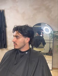 Wavy Hair Mens Hairstyles, Mens Taper Haircut Long, Side Part Flow Men, Oval Head Shape Hairstyles Men, Low Taper Flow Haircut, Mexican Guy Haircut, Mid Taper Flow Haircut, Low Taper Fade Haircut Wavy Hair, Taper Wavy Hair