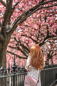 Red hair woman, copper hair color, red hair. red hair color, red hair aesthetic, red hair inspo, natural red hair, vibrant red hair, redhead, natural redhead Hair Inspo Natural, Aesthetic Red Hair, Red Hair Aesthetic, Forever Amber, Hair Color Red