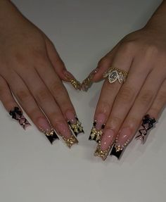 black gold nail inspo Elegant Black French Tip Nails, Black French Tip Nails With Gold Design, Black Gold French Tip Nails, Shorties Nails Black, Black French Tips With Charms, Acrylic Nails Black And Gold, Black French Tip Nails With Gold, Black French Tip With Charms, Black Short French Tip Nails