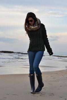 Preppy Mode, Looks Style, Mode Inspiration, Boots Outfit, Hunter Boots, Rainy Days, Outfits Casuales