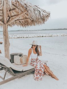 Cute Honeymoon Outfits, Beach Outfits Women Summer, Beach Outfit Plus Size, Cold Beach Outfit, Classy Beach Outfit, Modest Beach Outfit, Fall Beach Outfits, Miami Beach Outfits, Chic Beach Outfit