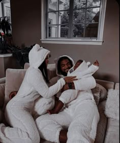 Black moms, moms of color, pretty mom, family fashion, mom styles, mom pose, mom photoshoot, mom and daughter, mom and son, first time moms, social media mom, black family photo Cute Family Pictures, Black Motherhood, Small Kitchen Design, Home Decor Aesthetic, Future Mommy, Polo Shirts Men, Dream Family