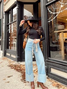 Wide Leg Cuffed Jeans Outfit, Cuff Jeans Outfit, Cuffed Jeans Outfit, Straight Wide Leg Jeans, Social Clothes, Laura Jade Stone, Urban Hippie, Nashville Outfits, Cuffed Jeans