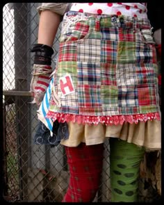 Colourful tartan style Skirt Style, Twee Style, Funky Style, Button Outfit, Funky Outfits, Quirky Fashion, Pattern Mixing, Looks Style