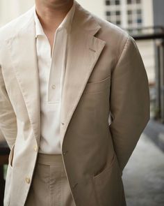 Khaki Suit Men Outfit, Business Menswear, Beige Suit, Formal Attire For Men, Blazer Outfits Men, Tan Suit, Classy Suits, Beige Suits, Mens Fashion Wear