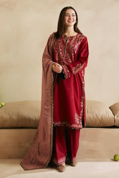 Zara Shahjahan ZW23-2B Coco Winter Collection Original brand suit fabric and photography lite diffrance in actual print. Pak Suits, Zara Shahjahan, Ethnic Outfits, Indian Fashion Dresses