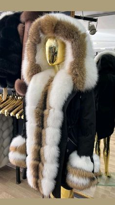 Exotic Outfits, High Boots Heels, Smart Dressing, Warm Tights, Fur Collar Coat, Diy Jacket, Fur Hood Coat, Best Winter Outfits, Stylish Winter Outfits