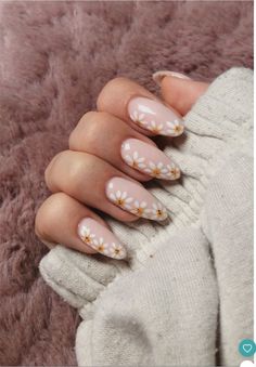 Brown Nails Flower Design, Simple Boho Nails, Dainty Nail Designs, Nails With Stickers, Boho Nail Art, Fall Floral Nails, Spring Nails Floral, Boho Nails, Milky Nails