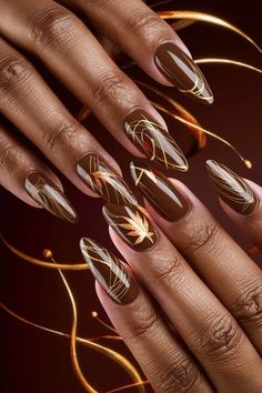 Fall Nail Photography, Power Nails Design, Design Fall Nails, Leaf Nail Design Fall, 90s Fall Nails, Brown With Gold Nails, Fall Short Nail Colors, Almond Nail Art Fall, Golden Brown Nails