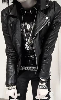 Rocker Outfit Men Punk Rock, Goth Metal Outfit, Trad Goth Men Outfits, Heavy Metal Outfit Men, Grunge Punk Outfits Men, Metalhead Fashion Men, Trad Goth Outfits Men, Rocker Outfit Men, Gothic Outfits Men