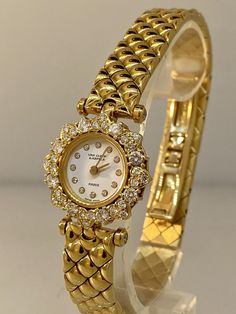 Van Cleef And Arpels Watch, Van Cleef Watch Women, Gold Vintage Watch Women, Van Cleef Watch, Van Cleef Arpels Watch, Gold Watch And Bracelet, Van Cleef Alhambra, Gold Wrist Watch, Intricate Jewelry