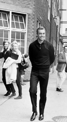 The Gentleman Style, Sean Connery Style, Gentleman Aesthetic Outfit, James Bond Casual, James Bond Outfits, Bond Outfits, Old Money Style Men, Honor Blackman, Sean Connery James Bond