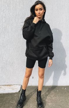 Outfit Cycliste, Black Oversized Hoodie In Athleisure Style, Oversized Black Spring Hoodie, Black Oversized Hoodie Athleisure Style, Black Doc Martens Outfit, Black Oversized Hooded Sweatshirt, Oversized Cozy Black Hoodie, Dr Martens Outfit Summer