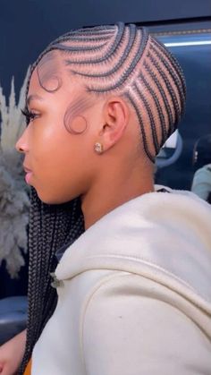 Short Haircuts For Straight Hair, Haircuts For Straight Hair, Lemonade Braids Hairstyles, Hair Styles Braids, Lemonade Braids, Half Bun, Styles Braids, Amazing Hairstyles