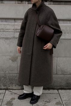 Brittany Bathgate, Long Brown Coat, Brown Box, Brown Coat, Street Style Chic, Box Bag, The Source, Winter Looks