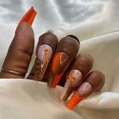 Thanksgiving Acrylic Nails, Fall Press On Nails, Nail Tech School, Pumpkin Spice Nails, Luv Nails, Holiday Themed Nails, Fox Nails, Nails Bling, Old Nail Polish