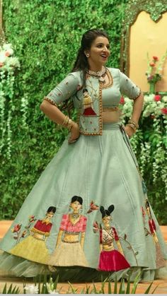 Navratri Outfits, Lehenga Choli Designs, Indian Lehenga Choli, Lehnga Dress, Lehenga Blouse Designs, Unique Blouse Designs