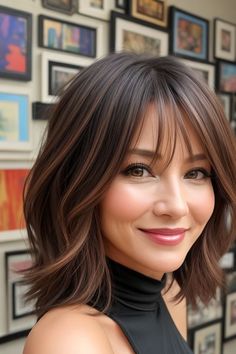 Cute shouldercut hairstyle ideas | Trendy hairstyle ideas | Easy hairstyle ideas Slight Angled Bob Haircuts, Hair Color On Fair Skin, Jessica Biel Short Hair, Haircuts For Very Thick Hair, Traditional Highlights, Short Haircuts Fine Hair, Micro Bangs, Rambut Brunette, Highlights Balayage