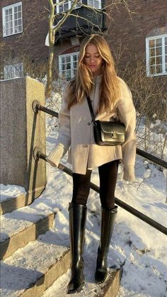 Outfit Basic, Classy Winter Outfits, Chic Winter Outfits, Winter Fashion Outfits Casual, Copenhagen Fashion, Winter Outfit Inspiration, Autumn Outfits, Fall Fits, Winter Fits