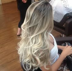 Ombre Hair Platinum Blonde, Light Ash Hair Blonde, Icy Blonde Hair, Ombre Hair Blonde, Cool Blonde Hair, Gorgeous Hair Color, Brown Hair Balayage, Balayage Hair Blonde, Blonde Hair Inspiration