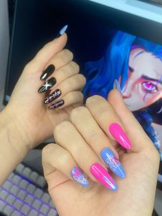 #arcane #jinx #arcanenails #arcaneseason2 #leagueoflegends #Лигалегенд #аркейн Jinx Inspired Nails Arcane, Hexcore Nails Arcane, Arcane Nails Design, Arcane Inspired Nails, Jinx Nails Arcane, Arcane Nails, Jinx Nails, Digital Wardrobe, Arcane Jinx