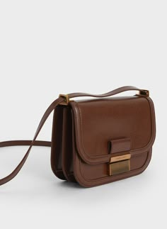 Classic Black Handbag, خواتم خطوبة, How To Have Style, Adjustable Bag Strap, Hand Bags For Women, Rebecca Ferguson, Adjustable Bag, Brown Purses, Charles Keith