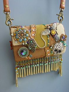 Fancy Purses, Medicine Bags, Beaded Things, Medicine Bag, Unique Purses, Needlework Embroidery, Beaded Handbag, Beaded Purses, Leather Products