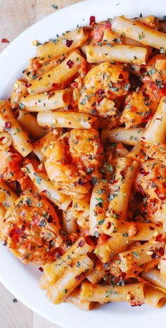 Spicy Shrimp Pasta with Garlic Tomato Sauce on a plate Spicy Cream Sauce, Pasta Spicy, Spicy Shrimp Pasta, Easy Shrimp Pasta, Shrimp Pasta Recipes Easy, Pasta With Garlic, Creamy Shrimp Pasta, Tomato Cream Sauce, Spicy Pasta