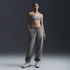 Nike Lounge Wear, Nike Sportswear Phoenix Fleece, Oversized Sweatpants, Luxury Loungewear, Loungewear Luxury, Easy Trendy Outfits, Swoosh Logo, Women Lifestyle, Fleece Pants