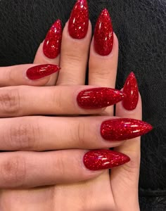 Follow: @Dashley for more ❄️ Instagram:@Insta: @its.dashl3y__💅 Red Sparkle Nails, Red Chrome Nails, Red Nails Glitter, Glitter Nails Acrylic, Chrome Nail Art, Chrome Nails Designs, Red Acrylic Nails, Sparkle Nails, Xmas Nails