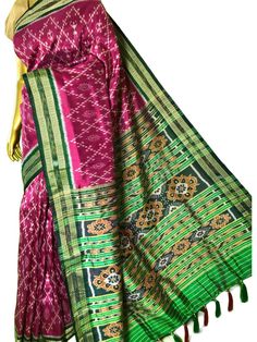 Check Pattern Design, Magenta And Green, Sambalpuri Saree, Color Techniques, Kinds Of Fabric, Indian Ethnic Wear, Check Pattern, Blouse Piece, Saree Blouse