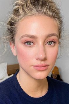 Bare Makeup Look, Eyeshadow No Eyeliner Look, Makeup Ideas Fair Skin, Corrective Makeup Looks, Pale Skin Eyeshadow, European Makeup Natural, 2023 Wedding Makeup, Modest Makeup Looks, Eye Makeup For Fair Skin