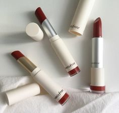 Innisfree Aesthetic, Korean Lipstick, Cosmetics Aesthetic, Clean Girl Makeup, Tinted Gloss, Makeup Accesories, Japanese Makeup, Fancy Makeup, It Cosmetics