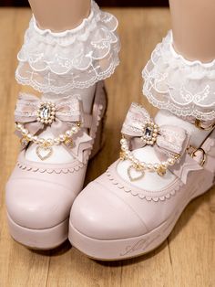 The price is for a pair of shoe clips only, others are not included. Kawaii Croc Charms, Cutecore Shoes, Pompom Shoes, Bowknot Shoes, Fairy Shoes, Jirai Kei, Cute Shoes Heels, Kawaii Shoes, Grooming Tips