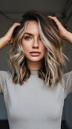 Discover 30 stunning fall hair colors, from rusty red to deep teal, perfect for adding warmth and style to your look this season. Blonde Balayage Hair, Colors For 2024, Balayage Hair Color Ideas, Rambut Brunette, Fall Blonde Hair, Balayage Hair Color, Balayage Blond, Hair Color Highlights, Hair Life