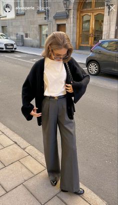 Spring Office Outfits Women Skirt, Intern Outfits Women, Intern Outfit, Artist Hue, Elegantes Outfit Damen, Best Winter Outfits, Paris Mode, Office Outfits Women