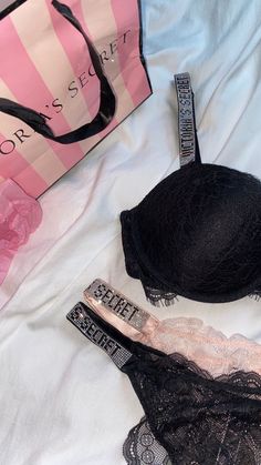 Victoria Secret Bra Outfit Glitter, Victorias Secret Bra Aesthetic, Victoria Secret Glitter Set, Victoria Secret Bra And Under Set Aesthetic, Victoria Secret Aesthetic Outfits, Victoria Secret Bra Outfit