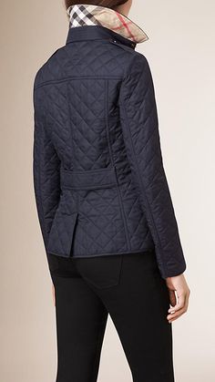 Burberry Quilted Jacket Outfit, Comfy Home Outfits, Quilted Jacket Outfit, Burberry Quilted Jacket, Sleek Outfit, Luxury Jacket, Fragrances For Women, Black Puffer Jacket, Navy Jacket