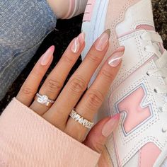 Nails With Design On One Nail, Fall Nail Trends 2022 Almond, Trendy Almond Nails 2022 Fall, Trending Acrylic Nails 2022 Fall, Short Nail Designs Fall 2022, Fall Nail Tip Designs, Trending Nails 2022 Fall, Nail Ideas Fall 2022, Trendy Nails Fall 2022