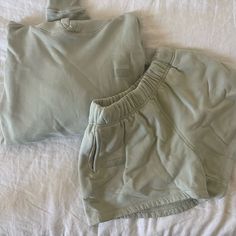 Nwot! In Great Condition. Listing Includes Both The Hoodie And Sweat-Shorts In Size Small. Inside Material Is Super Comfy And Perfect For Lounging. Color Is A Pale Green. All Items Come From A Pet And Smoke Free Home :) Please Reference Sa For Sizing Details Casual Ribbed Cuffs Shorts For Loungewear, Sweat Shorts Outfit, Sweat Sets, Comfy Sweats, Set Active, Dream Aesthetic, Sweat Set, Hoodie Set, Active Hoodie