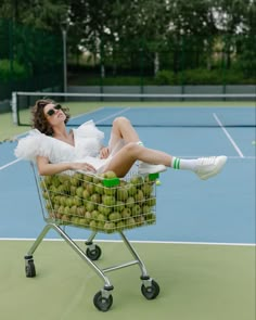 Теннис, корт, невеста, aesthetics tennis, bride morning Tennis Photoshoot Ideas, Tennis Fashion Photography, Athleisure Editorial, Tennis Court Photoshoot, Country Club Aesthetic, Tennis Photoshoot, Wellness Club, Beautiful Photoshoot Ideas