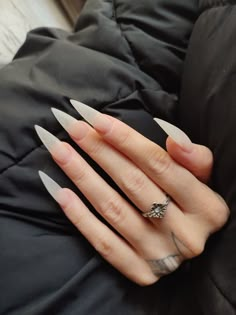 Curved Pointy Nails, Nail Inspo Stiletto, Creepy Nails, Nail Art Designs For Beginners, Easy Nail Art Designs, Cute Simple Nails