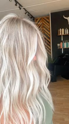 Heavy Bright Blonde Highlights, Bright Blonde All Over Color, Blond Hair Platinum, Bright Blonde Inspo Hair, Blonde Bright Hair, Bright Blonde Hair Highlights, Blonde Hair Inspiration Highlights, Bright Blonde Summer Hair, Light Blonde Hair Ideas