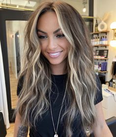 Ombre Blond, Balayage Hair Color, Balayage Hair Blonde Brown Contrast Hair, Highlighted Hair With Dimension, Best Bronde Balayage, Dark Balayage Long Hair, Light Money Piece Hair, Money Piece Balayage Long Hair, Shadows Root Blonde, Foilyage Hair Brunettes Blondes, Hair Color For 2024 Summer