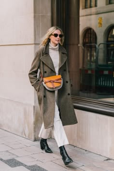 Street Style Fall Outfits, Shop Jeans, Winter Street, Collage Vintage, Outfit Formulas, Looks Street Style, Autumn Outfits, Street Style Winter, Autumn Street Style