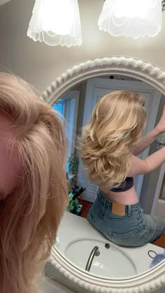 Natural Blonde With Lowlights, Blonde With Lowlights, Canterlot High, Blonde Wavy Hair, Stylish Short Hair, Natural Blonde, Hair Inspiration Short, Hairstyles For Layered Hair, Blonde Hair Inspiration