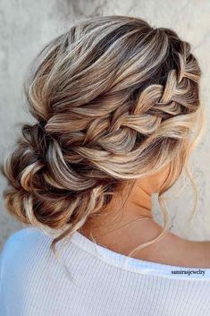 Easy Updos For Long Hair ★ Braid To The Side With Curls, Women’s Formal Hairstyles, Hoco Hairstyles Red Hair, Cute Formal Hairstyles For Medium Hair, Wedding Hairstyles Medium Length Braid, Wedding Hairstyles With Braids, Gala Hair, Prom Hair Up, Wedding Up Do