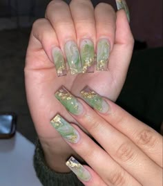 Sage Green And Gold Nails Acrylic, August Birthstone Nails, Jade Gold Nails, Olive Green Marble Nails, Green Marble Nails With Gold Flakes, Jade Green Nails Acrylic Short, Short Jade Nails, Light Green And Gold Nails, Jade Color Nails